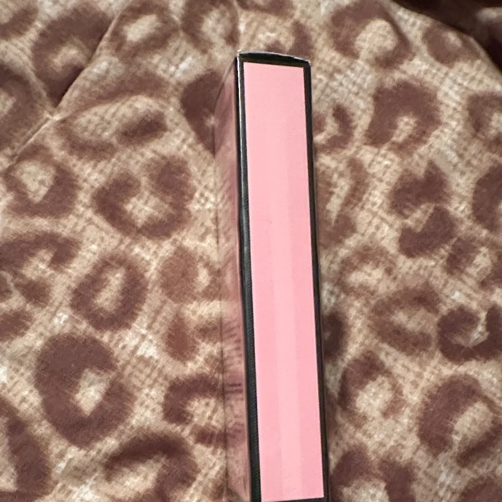 Victoria's Secret Bombshell Rollerball -brand new with tags - Picture 3 of 6